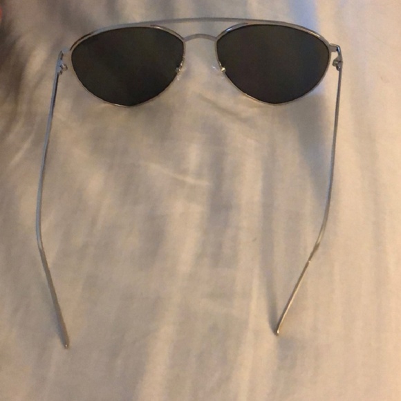 SOLD!  Quay High Key Bue Mirror Aviator Sunglasses - Picture 5 of 8